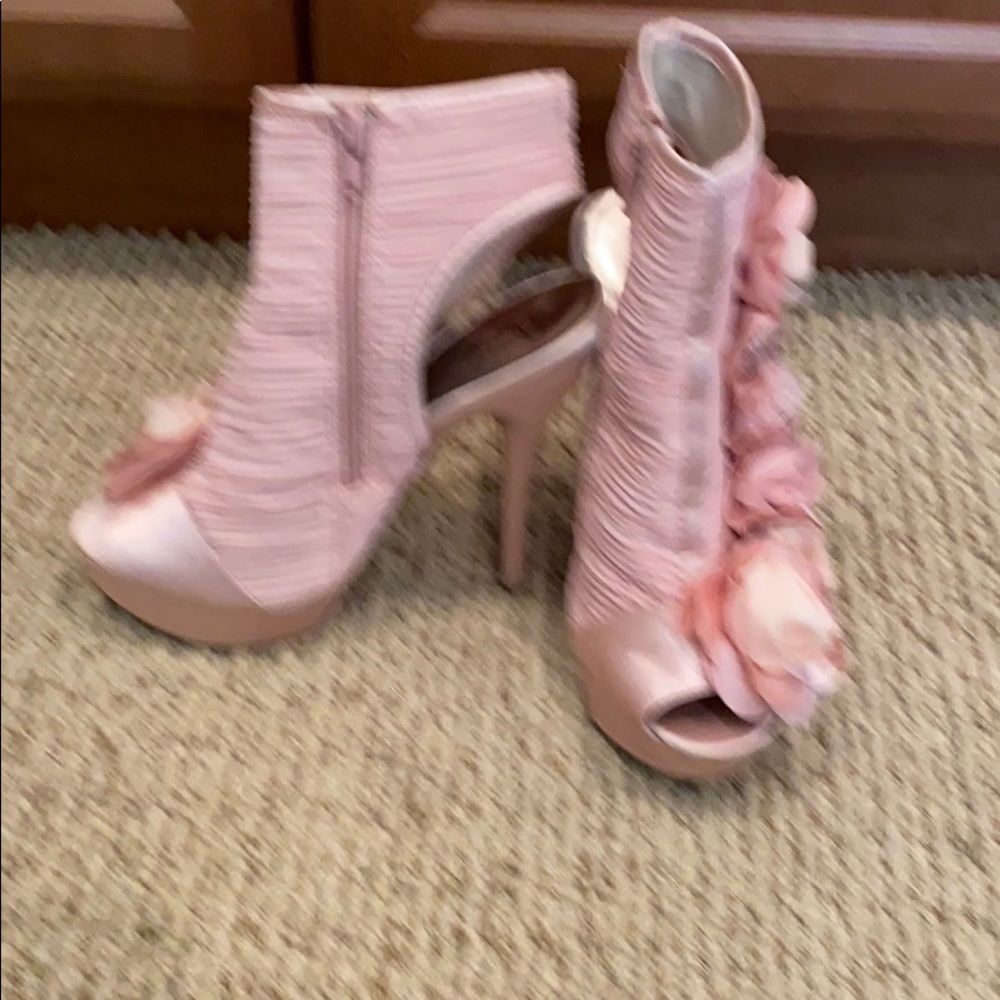 Pink satin floral heels! - Picture 3 of 6